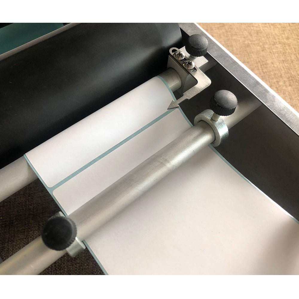 ML-50 manual round disinfectant bottle labeling machine , hand PET water hand sanitizer bottle label applicator